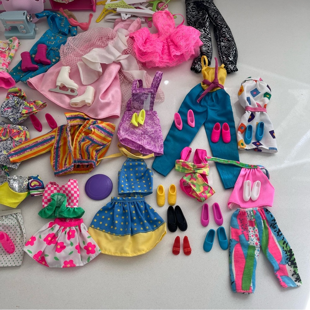 Huge Lot Vintage Barbie Closet Organizer Travel Case, Clothing Shoes Accessories - Picture 5 of 11